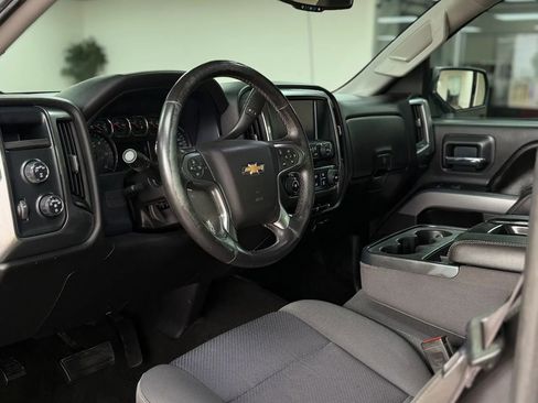Used 2017 Chevrolet Silverado 1500 LT w/ LT Convenience Package image 10