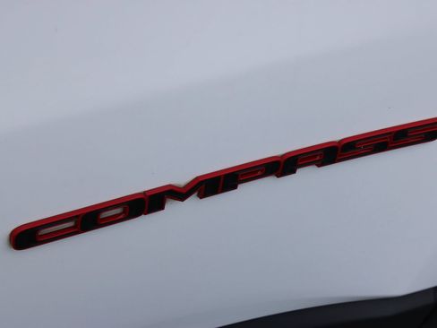 Used 2024 Jeep Compass Trailhawk AWD/4WD image 28