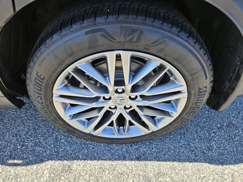 Used 2024 Acura MDX SH-AWD w/ Advance Package image 15