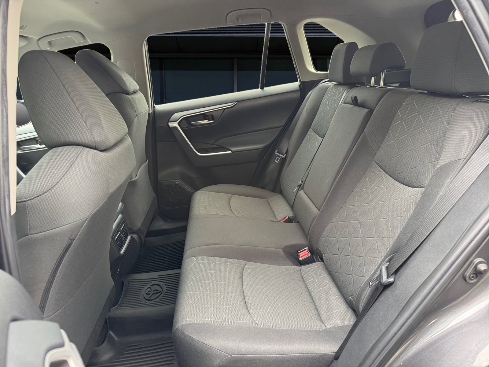 Used 2023 Toyota RAV4 XLE AWD/4WD image 14