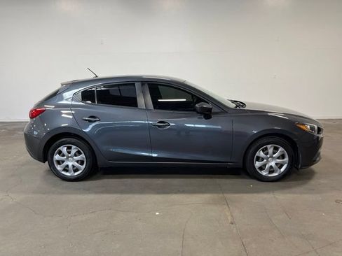 Used 2015 MAZDA MAZDA3 i Sport FWD image 2