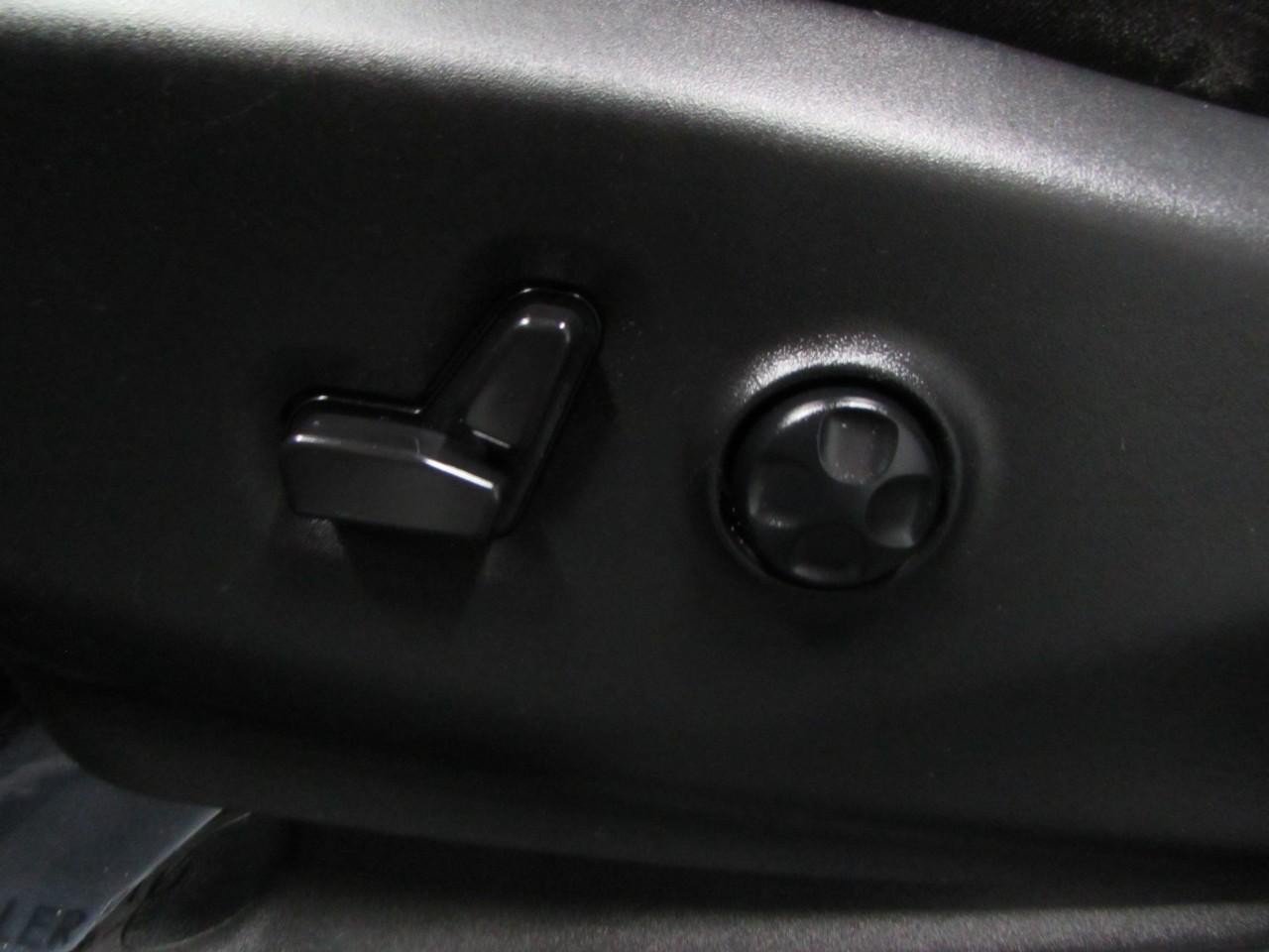 Used 2025 Chrysler Pacifica Select FWD image 22
