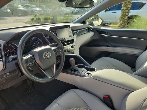 Used 2023 Toyota Camry SE AWD/4WD image 12