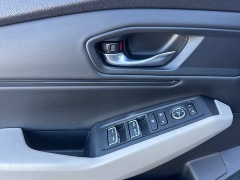 Used 2023 Honda Accord EX image 10