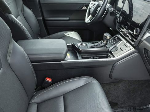 Used 2024 Lexus GX 550 AWD/4WD image 27