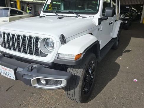 Used 2025 Jeep Wrangler Unlimited Sahara AWD/4WD image 1