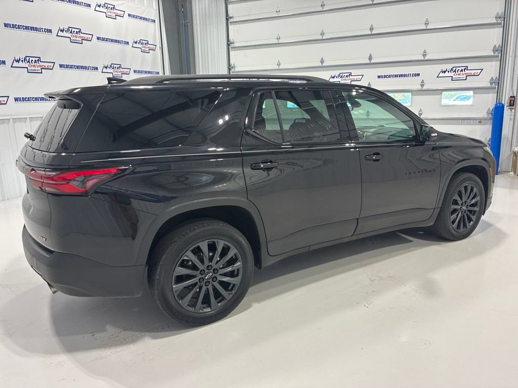 Used 2022 Chevrolet Traverse RS w/ LPO, Floor Liner Package FWD image 6