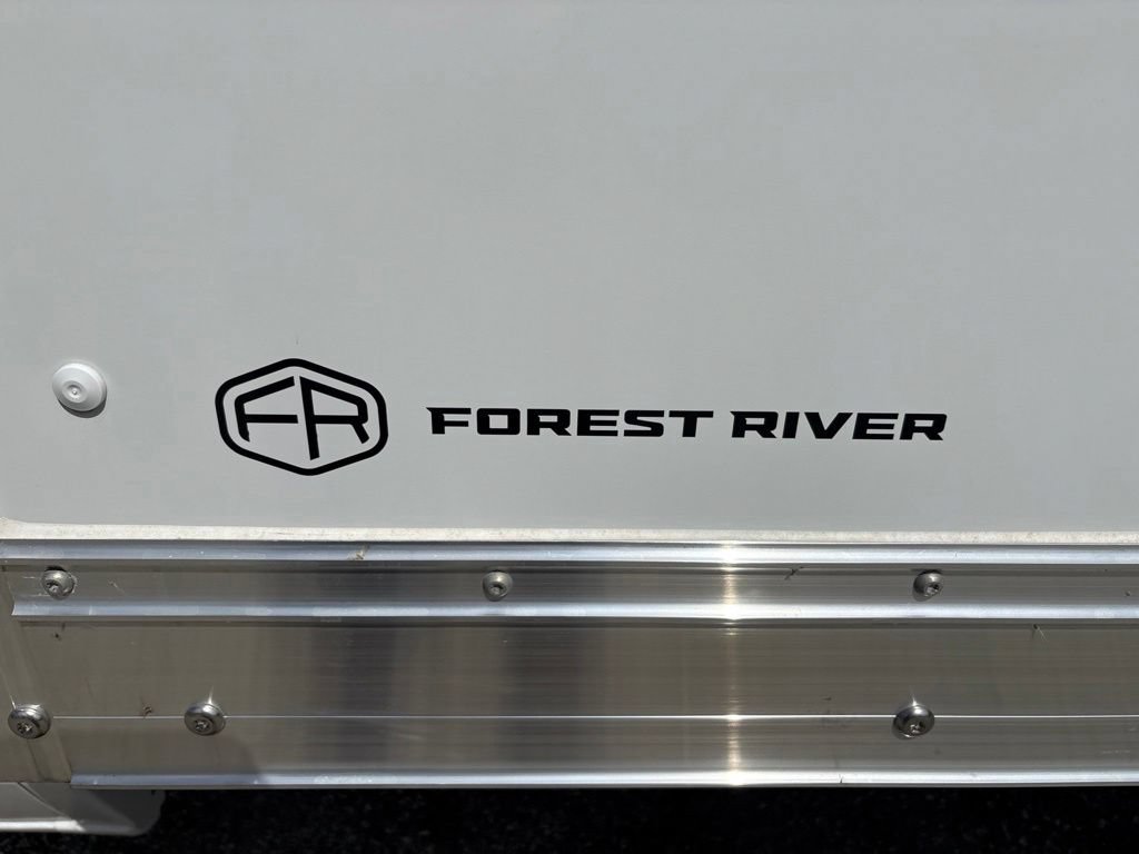 New 2027 Ford E-450 and Econoline 450 Super Duty w/ Power Equipment Group RWD image 13