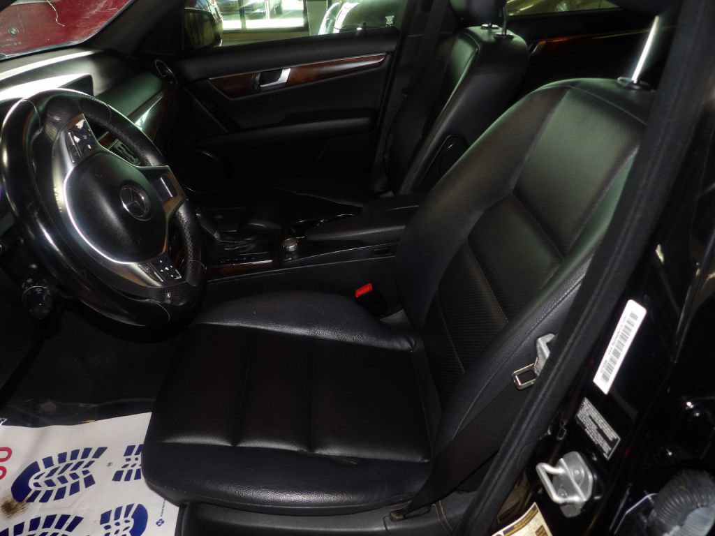 Used 2012 Mercedes-Benz C 250 Sedan image 8