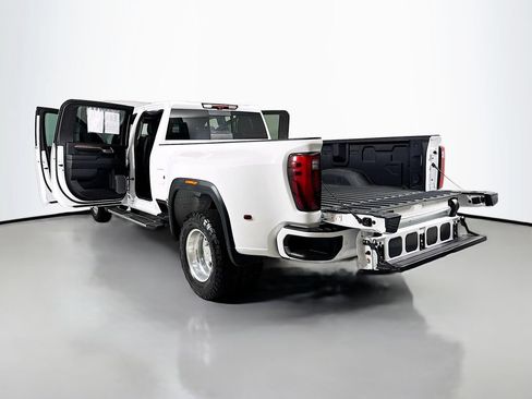 Used 2025 GMC Sierra 3500 Denali w/ Technology Package AWD/4WD image 28