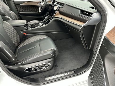 Used 2023 Jeep Grand Cherokee L Summit w/ Advanced Protech Group IV image 26