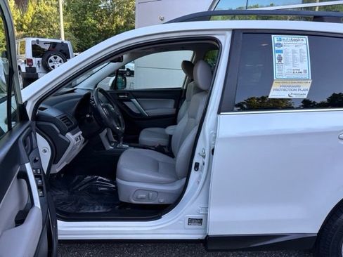 Used 2014 Subaru Forester 2.5i Touring AWD/4WD image 11