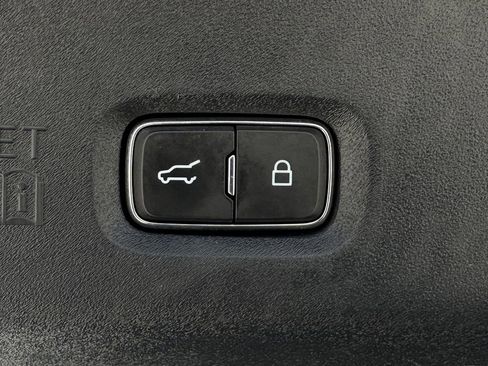 Used 2025 Ford Expedition Active AWD/4WD image 29