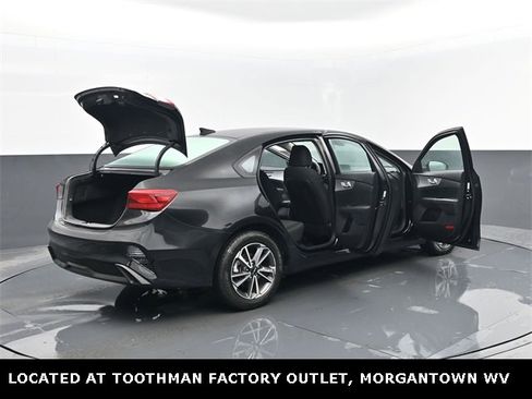 Used 2023 Kia Forte LXS w/ LXS Technology Package image 28