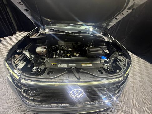 Used 2024 Volkswagen Atlas Cross Sport SEL Premium R-Line image 21
