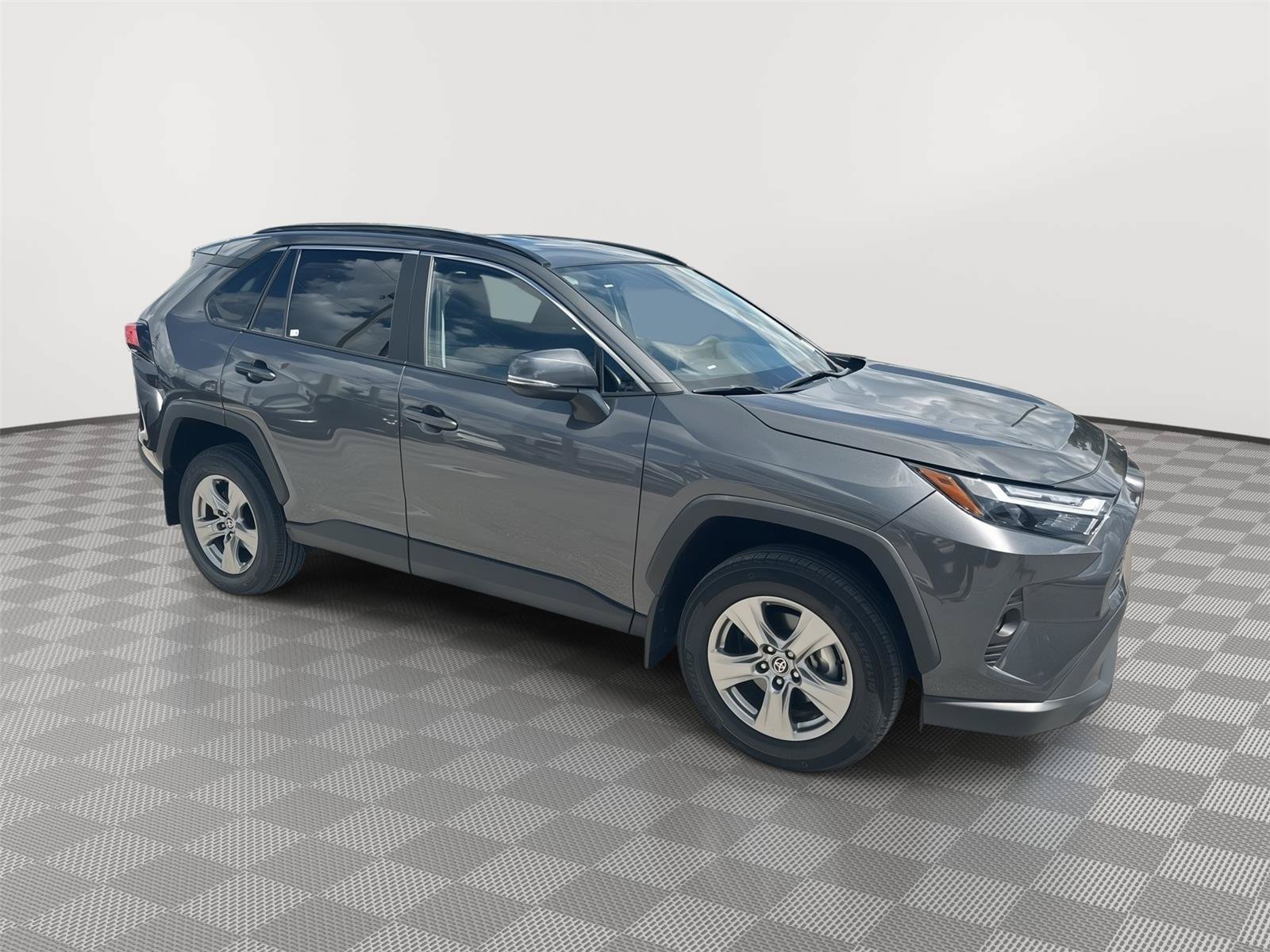 Used 2024 Toyota RAV4 XLE FWD image 3