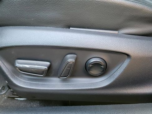 Used 2021 Toyota Camry SE FWD image 11