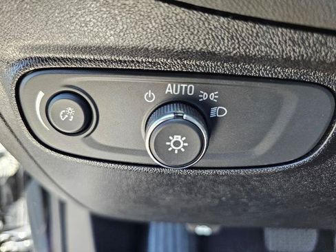 Used 2019 Chevrolet Equinox LT FWD image 21