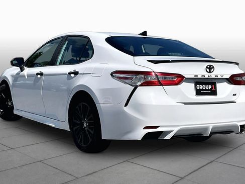 Used 2020 Toyota Camry SE FWD image 11