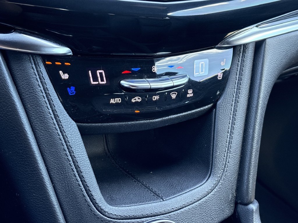 Used 2021 Cadillac XT6 Premium Luxury FWD image 21
