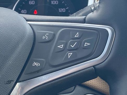 Used 2023 Chevrolet Equinox Premier image 8