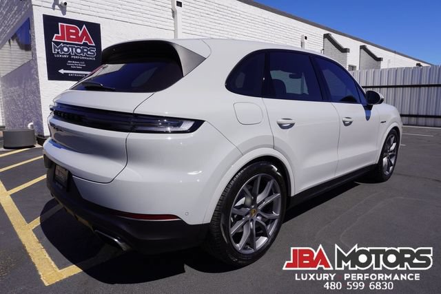Used 2024 Porsche Cayenne AWD/4WD image 89