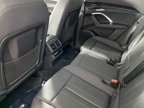 Used 2025 Audi Q5 Premium Plus w/ Premium Plus AWD/4WD image 11