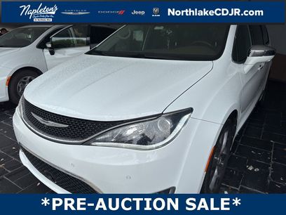 Used 2018 Chrysler Pacifica Limited w/ Advanced Safetytec Group