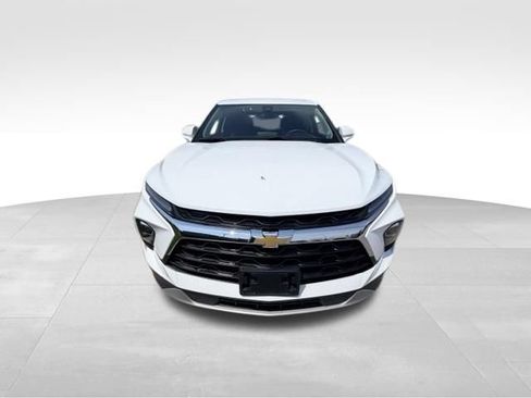 Certified 2025 Chevrolet Blazer LT AWD/4WD image 2