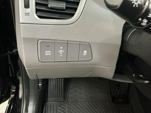 Used 2013 Hyundai Elantra Limited w/ Technology Pkg image 21