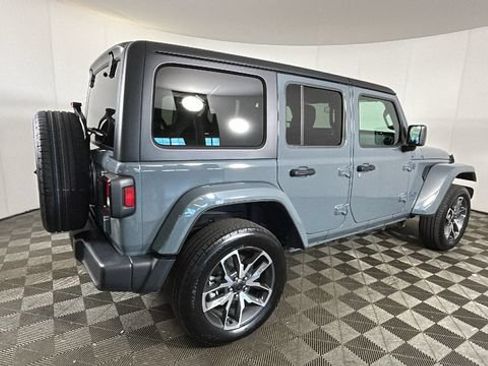 Used 2024 Jeep Wrangler Unlimited w/ Convenience Group AWD/4WD image 2