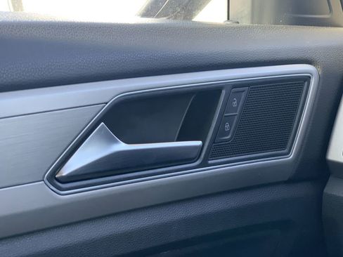 Used 2018 Volkswagen Atlas S FWD image 16