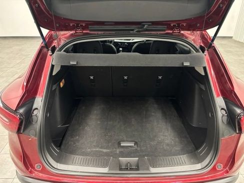 Used 2025 Chevrolet Trax LT w/ Sunroof Package FWD image 8