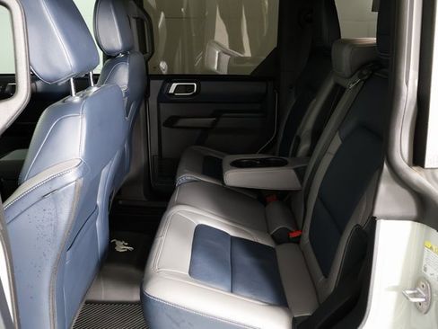 Used 2024 Ford Bronco Outer Banks image 17