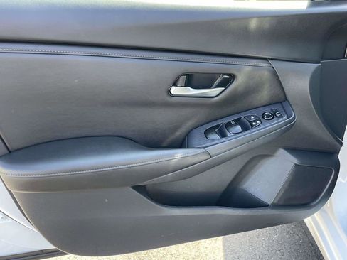 Used 2024 Nissan Sentra SV FWD image 13