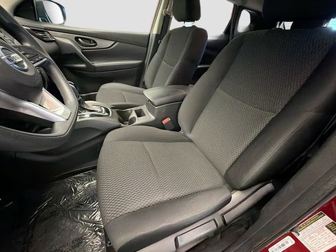 Used 2020 Nissan Rogue Sport S image 10