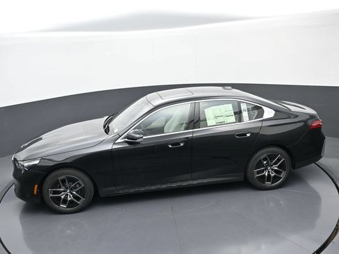 New 2027 BMW 530i xDrive AWD/4WD image 33