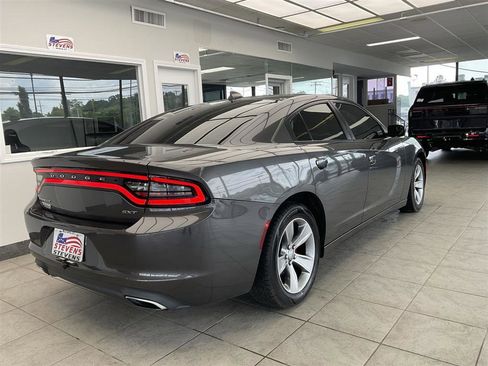 Used 2016 Dodge Charger SXT RWD image 5