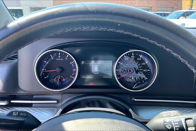 Used 2022 Kia Carnival LX FWD image 18