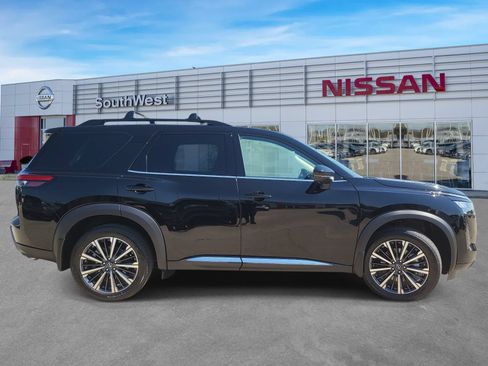 New 2026 Nissan Pathfinder Platinum FWD image 4