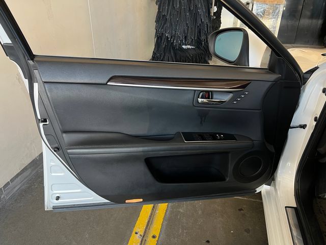 Used 2018 Lexus ES 350 w/ Luxury Package w/Wood Trim FWD image 26