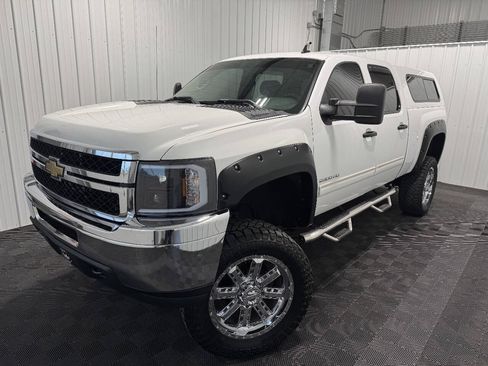 Used 2011 Chevrolet Silverado 2500 LT AWD/4WD image 33