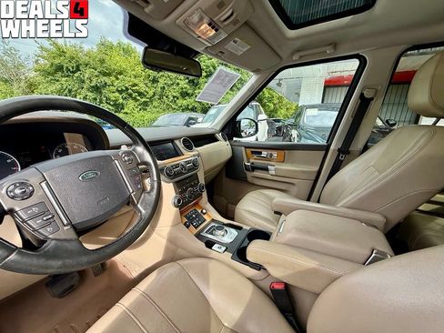Used 2015 Land Rover LR4 HSE AWD/4WD image 17