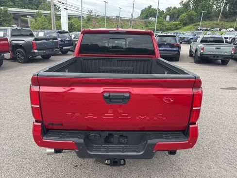 Used 2025 Toyota Tacoma TRD Off-Road w/ TRD Off Road Upgrade Package AWD/4WD image 17