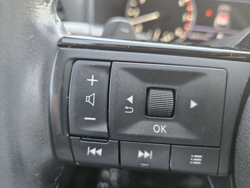 Used 2023 Nissan Rogue SL w/ SL Premium Package image 29