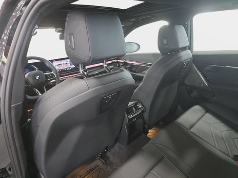 Used 2027 BMW 530i w/ M Sport Package RWD image 10