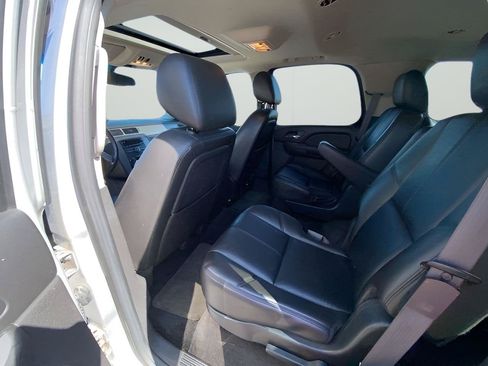 Used 2011 Chevrolet Tahoe LT w/ Luxury Package AWD/4WD image 20