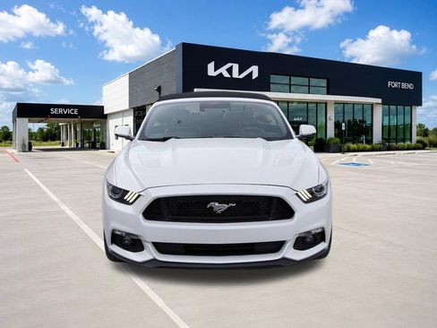 Used 2017 Ford Mustang GT Premium w/ Equipment Group 401A RWD image 2