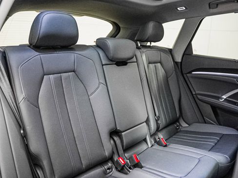 Certified 2025 Audi Q5 Prestige image 14