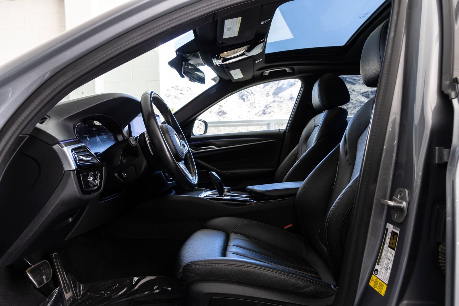 Used 2023 BMW 540i w/ M Sport Package RWD image 12